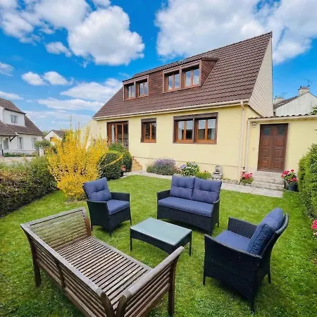 La Bohemienne, House, Hot Tub, Garden, Parking Feriehus Reims