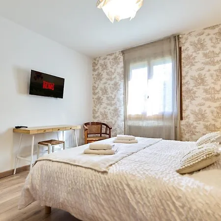 Ferienhaus La Bohemienne, House, Hot Tub, Garden, Parking Reims