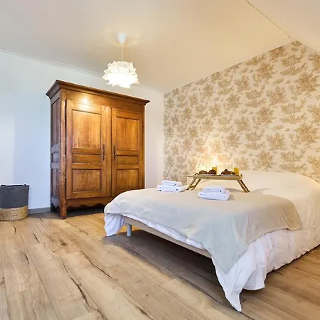 Feriehus La Bohemienne, House, Hot Tub, Garden, Parking *