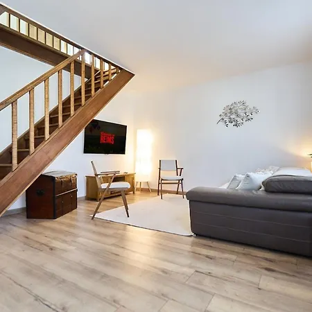 Feriehus La Bohemienne, House, Hot Tub, Garden, Parking *