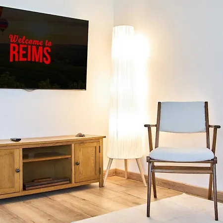 Feriehus La Bohemienne, House, Hot Tub, Garden, Parking *