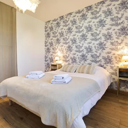 La Bohemienne, House, Hot Tub, Garden, Parking * Reims