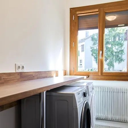 La Bohemienne, House, Hot Tub, Garden, Parking Feriehus Reims